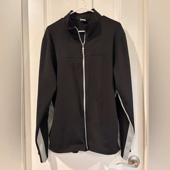 ALO Yoga Jackets & Blazers - ALO Yoga Lightweight Black Jacket with Gray Accents
